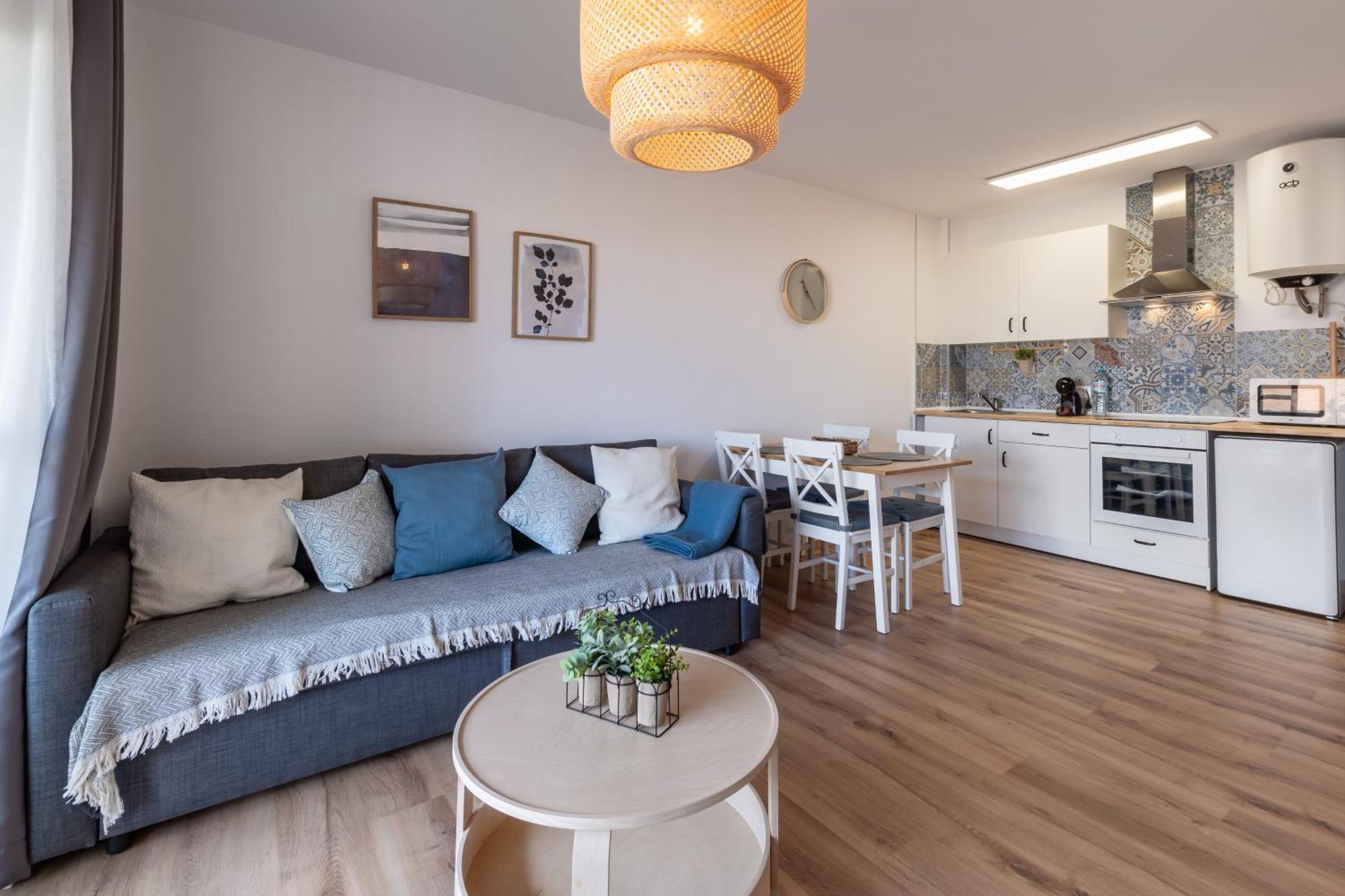 Renovated Apartment On Beachside With Pool Nerja Oda fotoğraf