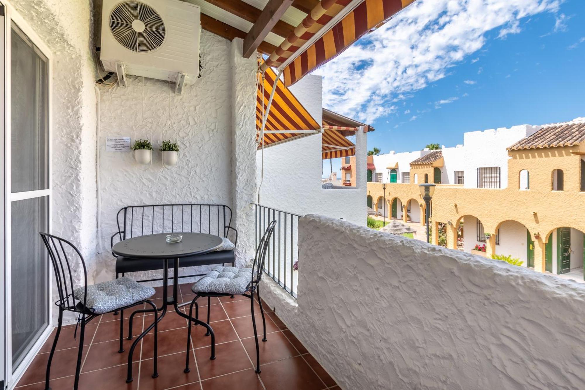 Renovated Apartment On Beachside With Pool Nerja Dış mekan fotoğraf
