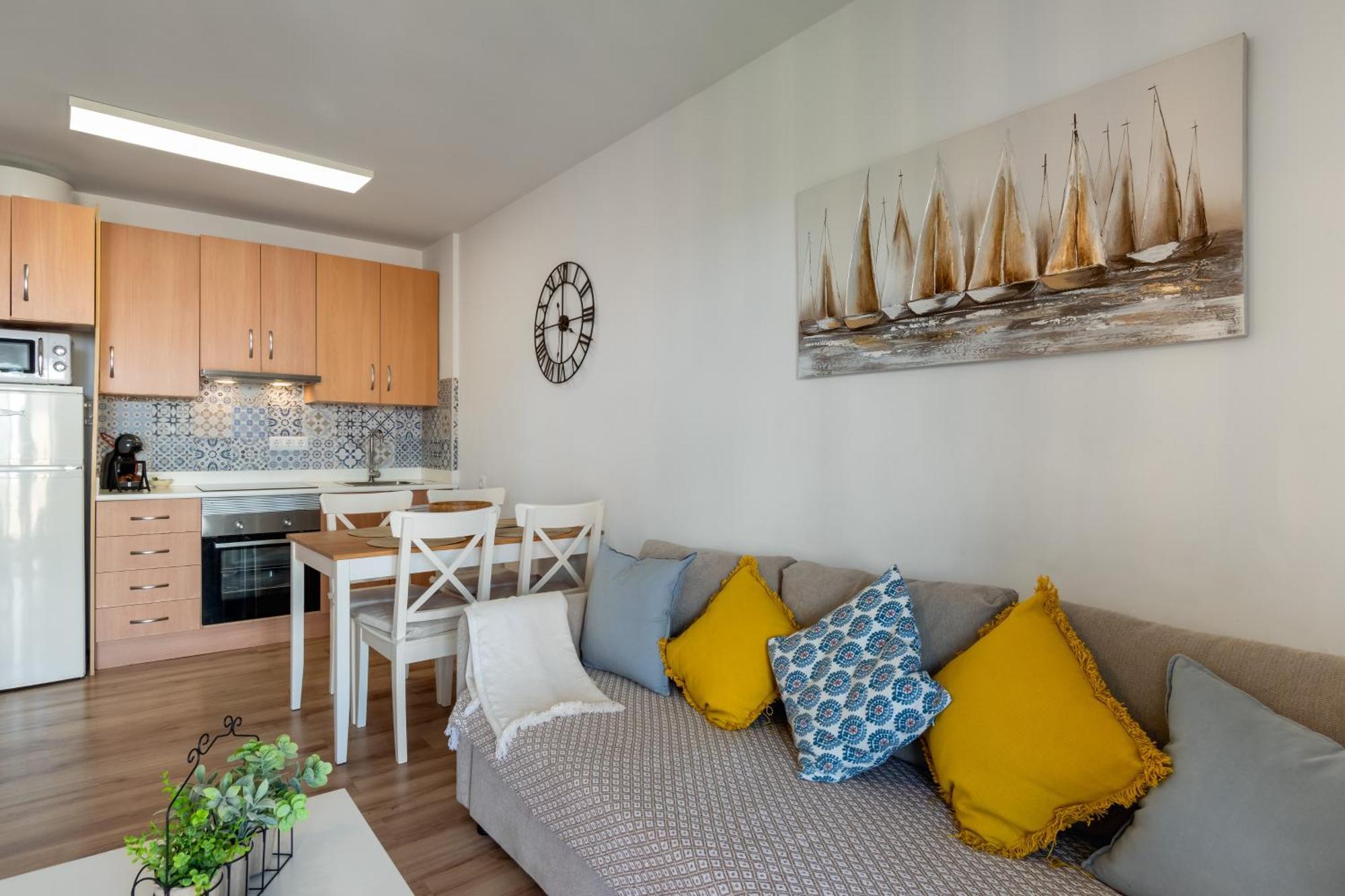 Renovated Apartment On Beachside With Pool Nerja Oda fotoğraf