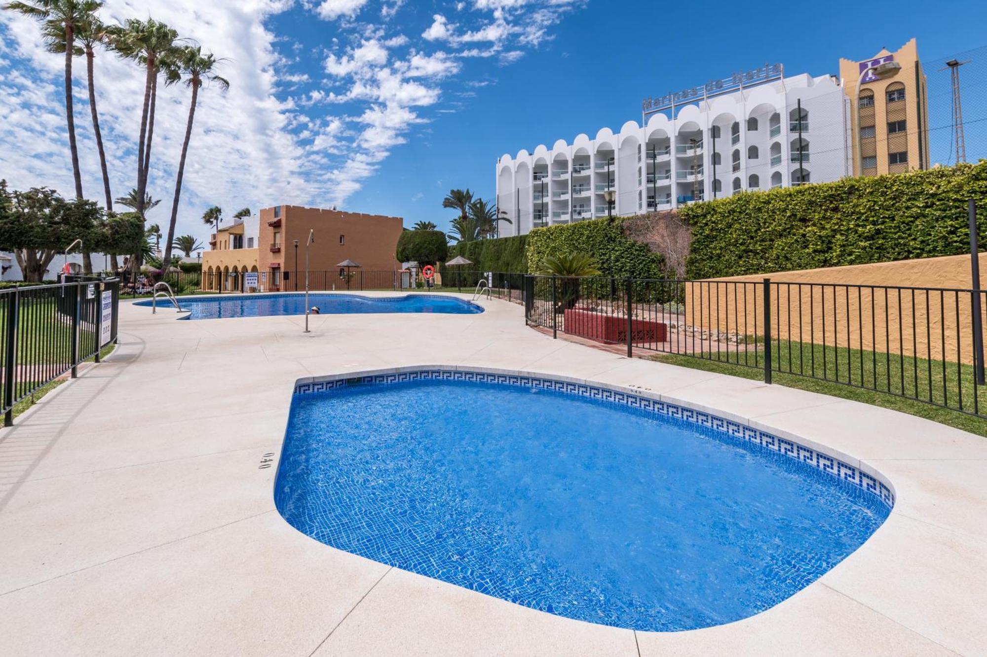 Renovated Apartment On Beachside With Pool Nerja Dış mekan fotoğraf