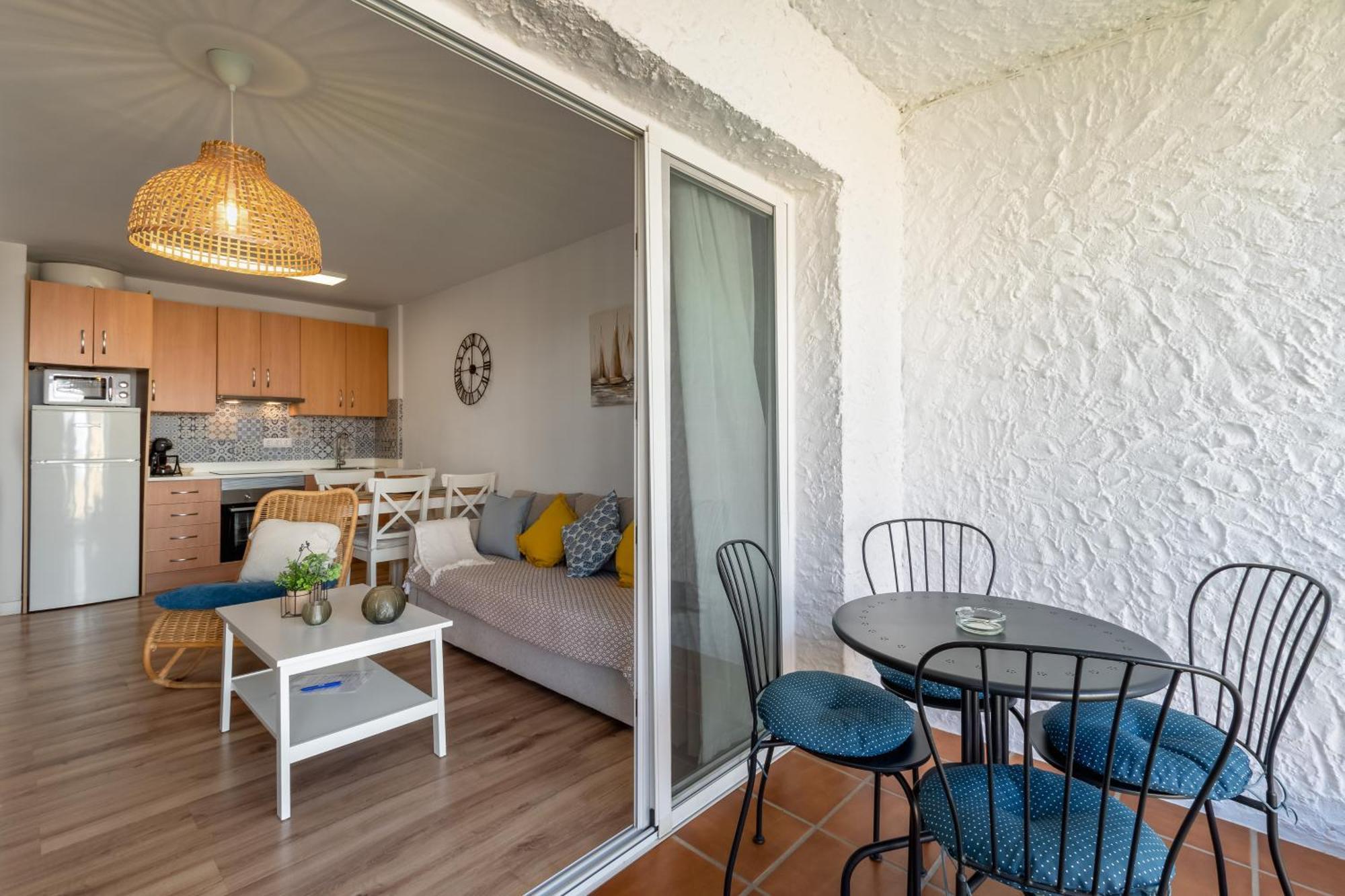 Renovated Apartment On Beachside With Pool Nerja Oda fotoğraf